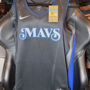 Dallas Mavericks Mens Medium City Edition Team Jersey